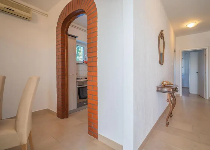 Segulja-1 By Interhome Appartamento Jadranovo